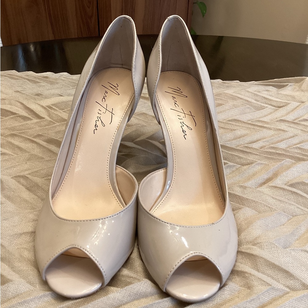 Marc Fisher nude peep toe heels